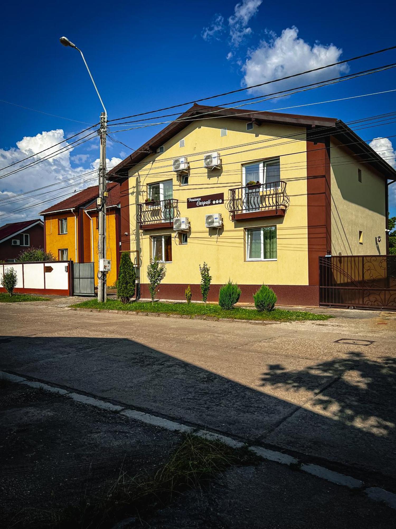 Pensiune Carpati Хунедоара Екстериор снимка